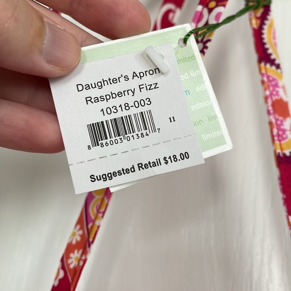NWT Vera Bradley apron in Raspberry Fizz (child size) - Picture 2 of 5